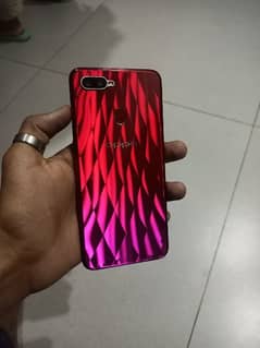 oppo f9 with box 4/64 urgent sale 03186037087 0