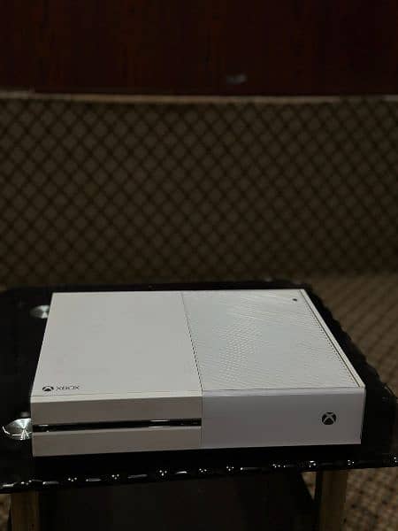 Xbox One 1TB | Two Month Used 3