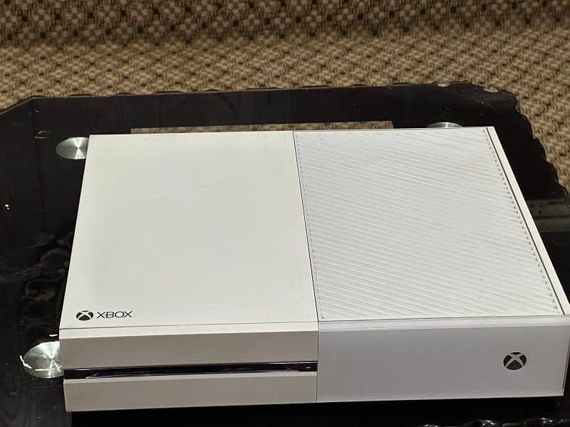Xbox One 1TB | Two Month Used 5
