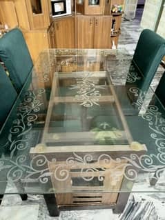 Pre loved dinning table with 4 chairs