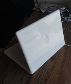 apple MacBook Pro (13 inch)