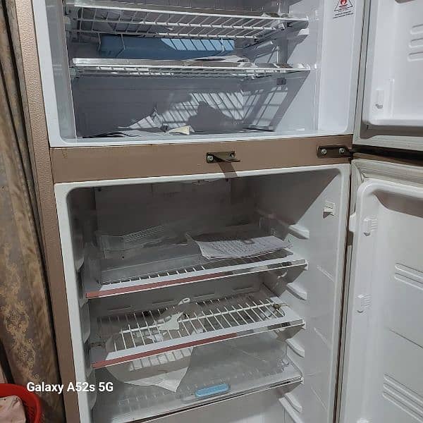 Kenwood company medium size fridge 1
