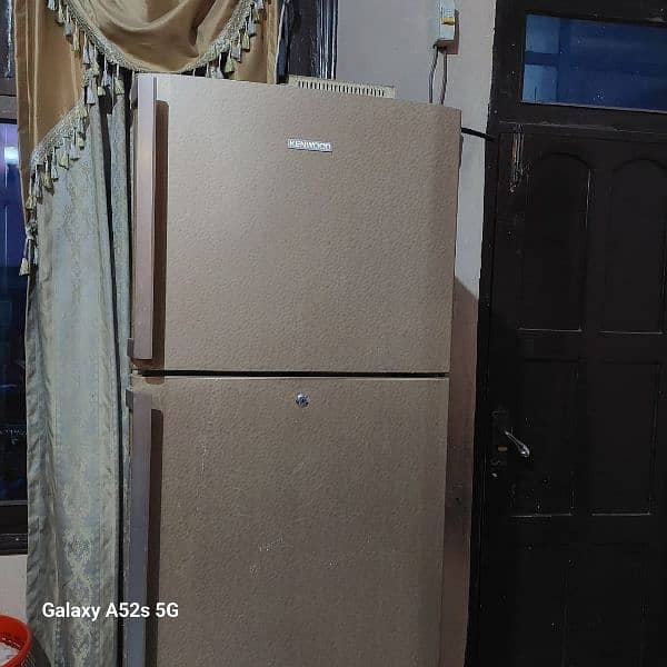 Kenwood company medium size fridge 2