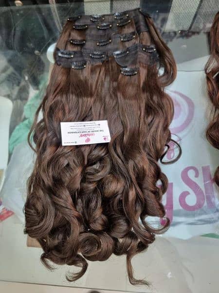 gril dress and wigs and hair extensions available 10