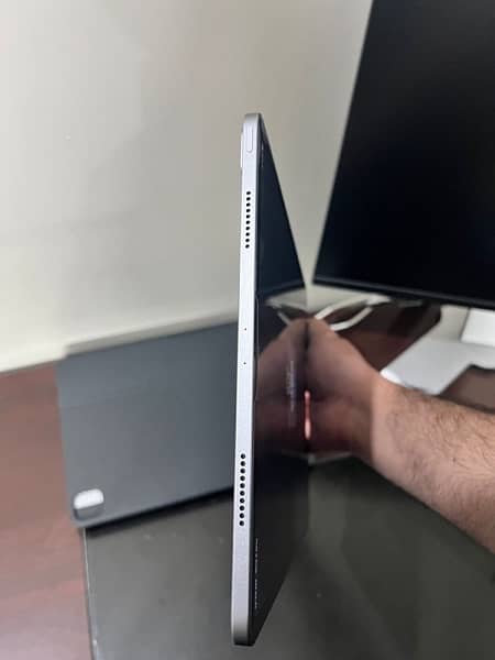 iPad Pro 2022 (12.9 inch) 6th Generation 1