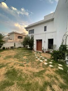 Dha Ph 1 Investor Price Bungalow For Sale On Reasonable Demand | 500 Yards 5 Bed Dd | Green Lawn | Above Road Level | Ideal Location |