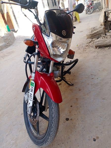 Yahama ybr lush condition home use bike first onwer 1
