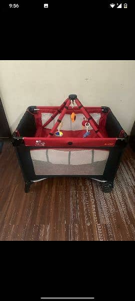 baby cot with play pan 0