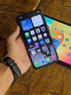 iPhone 11 Pro max 256gb read ad full exchange possible