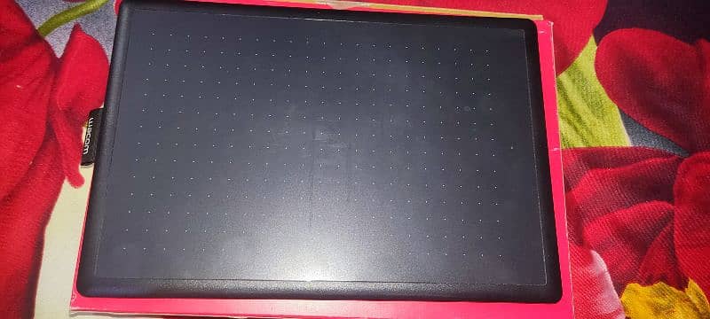Graphics Pen Tablet (wacom) 2