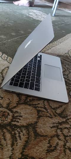 MacBook Air 2015 (i5) space 4/128