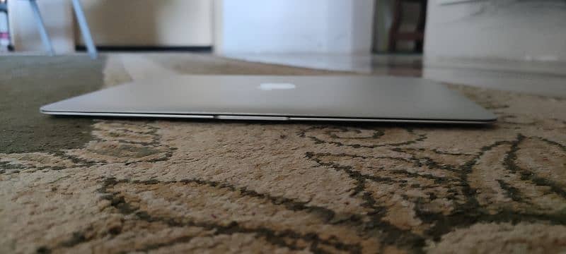 MacBook Air 2015 (i5) space 4/128 2