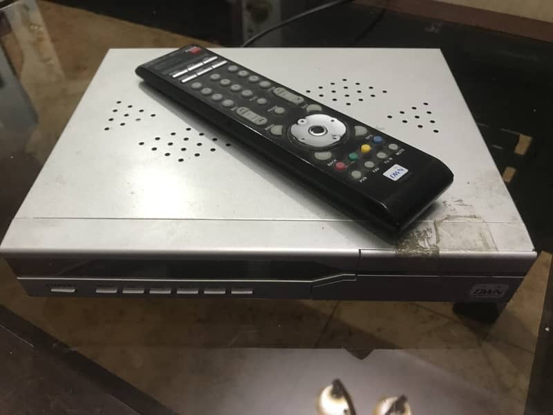 DWN TV with antenna & complete accessories 1