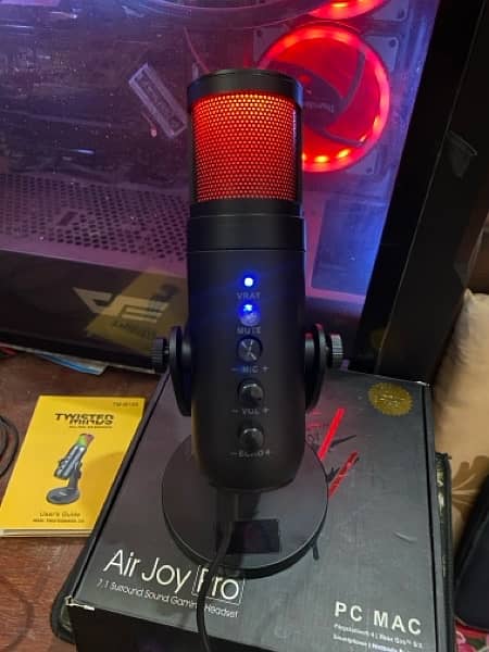 Twisted Minds microphone for gaming, podcasts and streaming 11