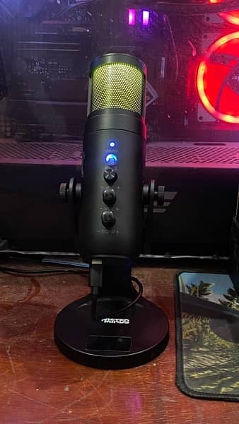 Twisted Minds microphone for gaming, podcasts and streaming 13