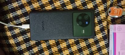 Vivo X80 5G with box and orignal charher 0