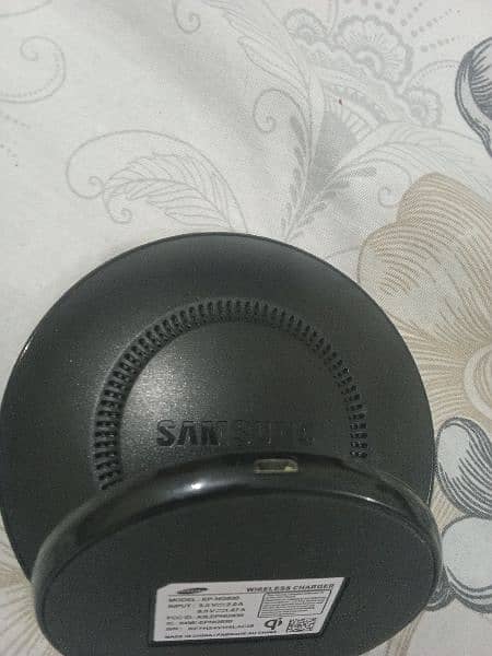 SAMSUNG WIRELESS CHARGER 3