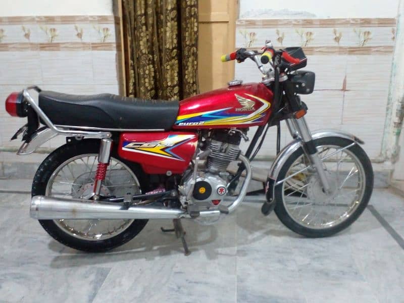 Honda 125 in nice condition original and complete documents 5