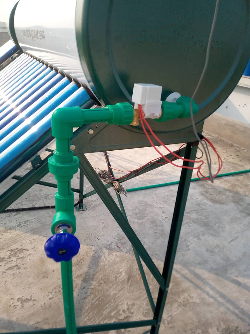 Solar Geyser,Get FREE Hot Water From Sun,Delivery All Pakistan, New 4