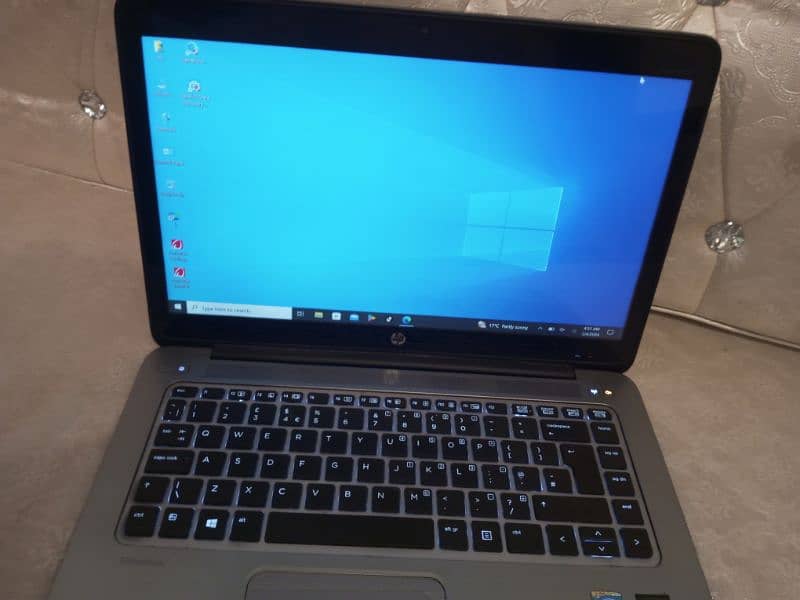 HP 1040 i5 5 generation TOUCH LAPTOP  10/10 CONDITION 8 GB 128SSD 3