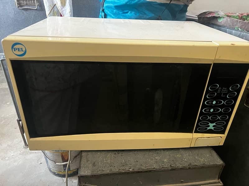 microwave  oven 0