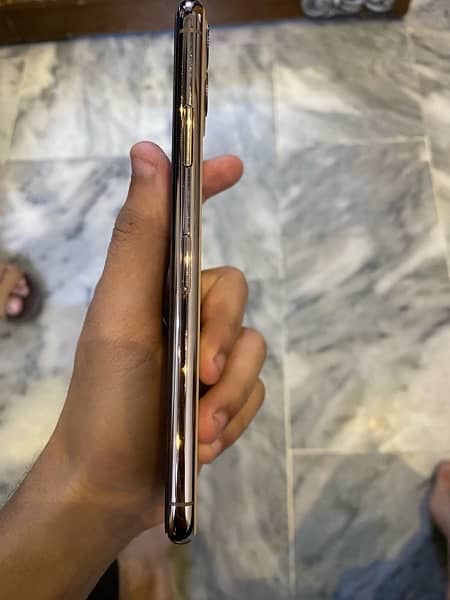 iphone 11promax (pta approved) 3