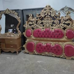 Bed / double bed / wooden bed / king size bed / luxury bed