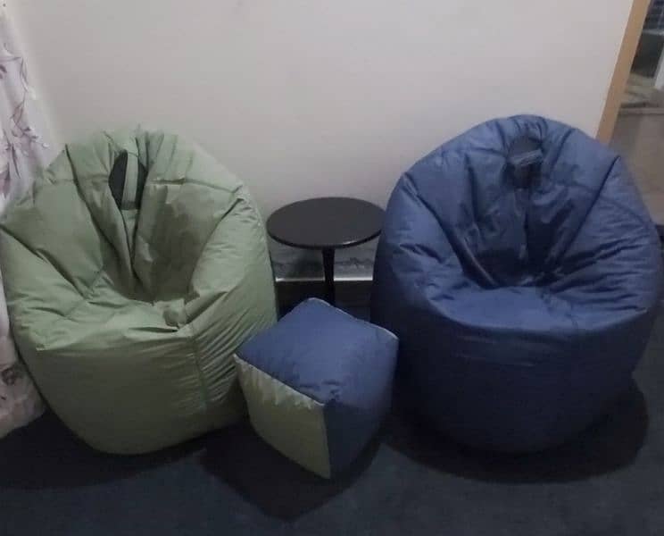 Jumbo/XL Bean Bag with foot rest 2