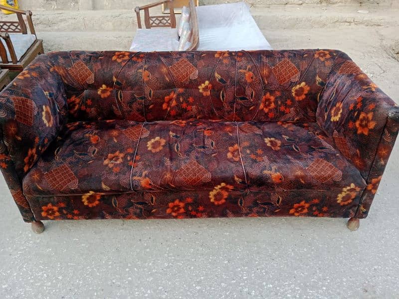 One Item 3 seater Sofa 10/10 Condition 0