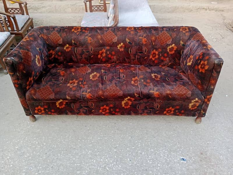 One Item 3 seater Sofa 10/10 Condition 1