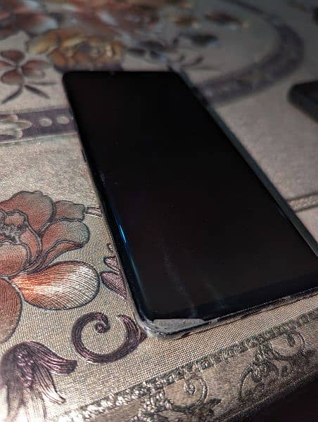 LG G8 Thinq, better than pixel 3, sony xz3, iphone x 6