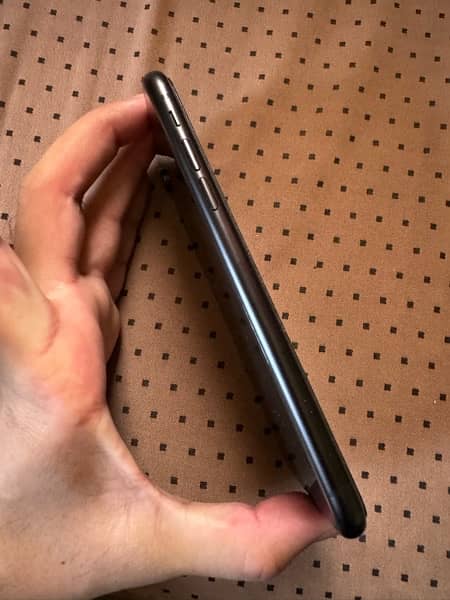 Iphone XR 64GB Black (PTA Approved) 1