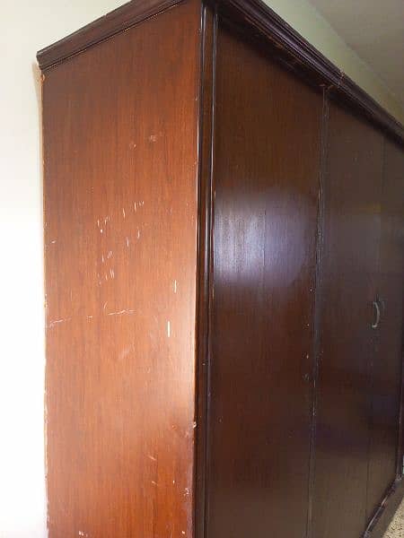 pure wood cupboard/almirah for sale 3 door 1