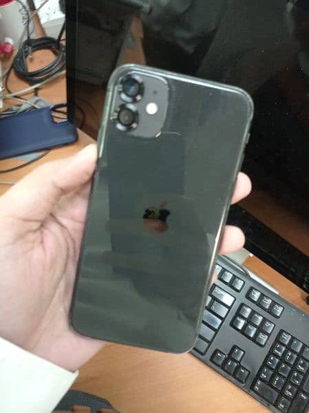 Iphone 11 64 GB JV 5