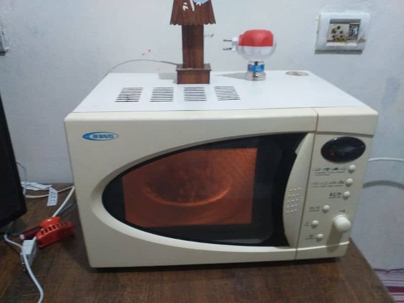 Waves  Microvawe oven sale a good conditions . 6