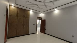 UPER PORTION FOR SALE WITH ROOF 240 SQYARDS AT GULSHAN-E-IQBAL BLOCK 5