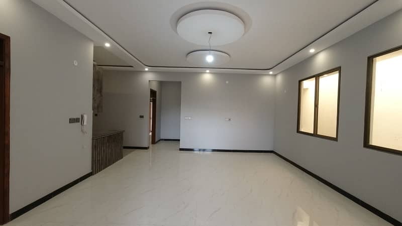 UPER PORTION FOR SALE WITH ROOF 240 SQYARDS AT GULSHAN-E-IQBAL BLOCK 5 12