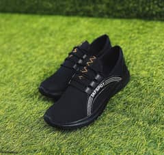 men breathable fashion sneakers in black color