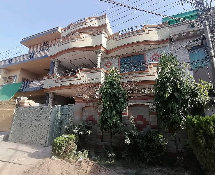 Get This Amazing 10 Marla House Available In Marghzar Officers Colony 2