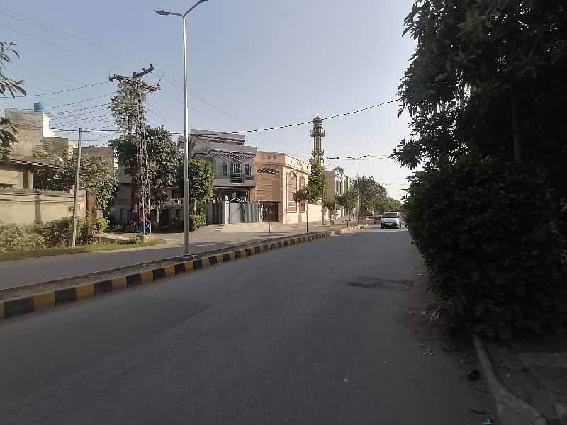 Main Double Road House Is Available For sale In Marghzar Officers Colony 4