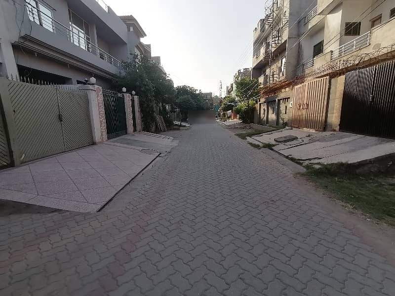 10 Marla House For sale Is Available In Marghzar Officers Colony 4