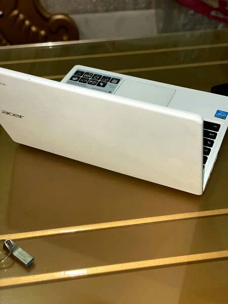 Acer 740 laptop 3