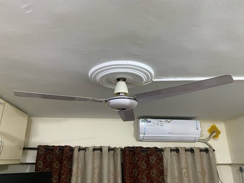 5 ceiling fan perfect running condition 0