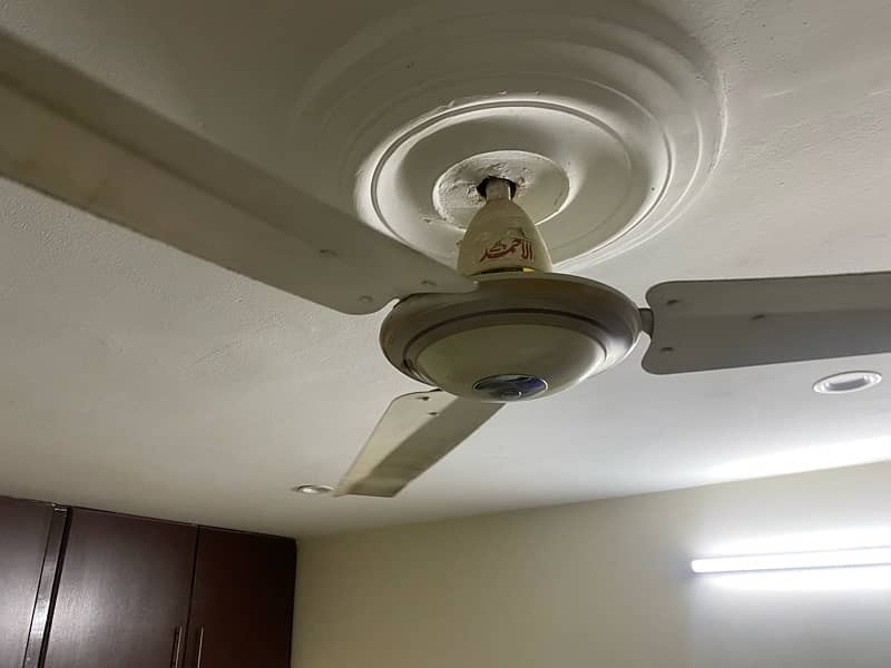 5 ceiling fan perfect running condition 1