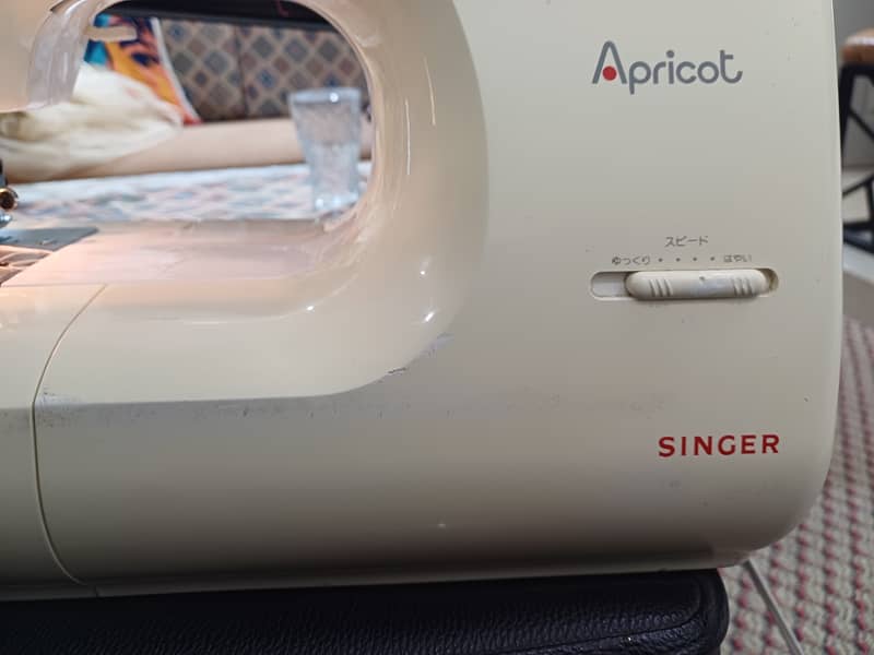 Singer Apricot 9700 sewing machine 2