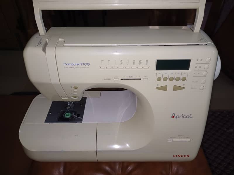 Singer Apricot 9700 sewing machine 8