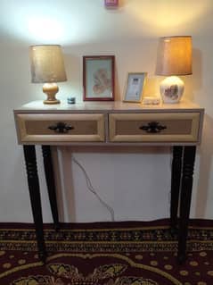 Console tables 0