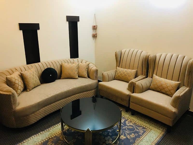 5 seater sofa set for urgent sale 0