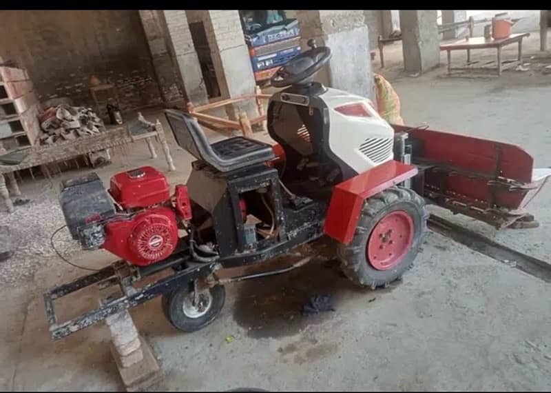 Mini tractor for cutting grass, gandam, chara, makae and more 1