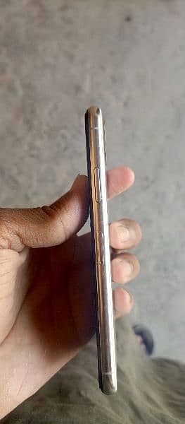 iphone x pta aproved glith hy 2